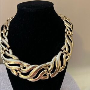 Elegant Gold Chain Necklace